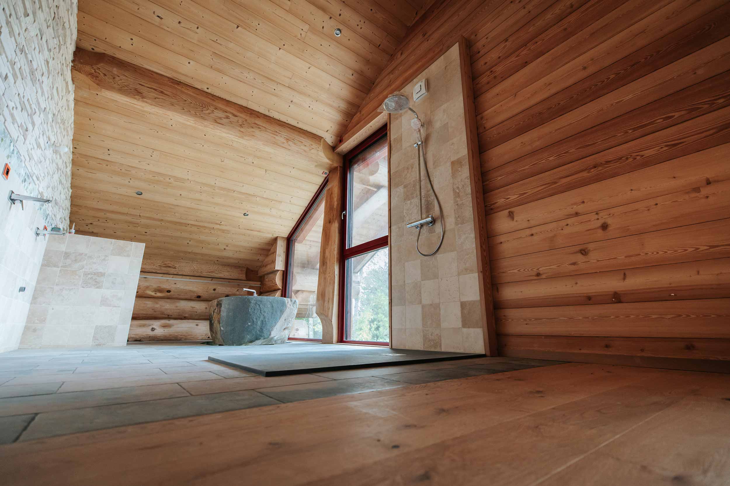 Agencement salle de bains dans un chalet à Villaz