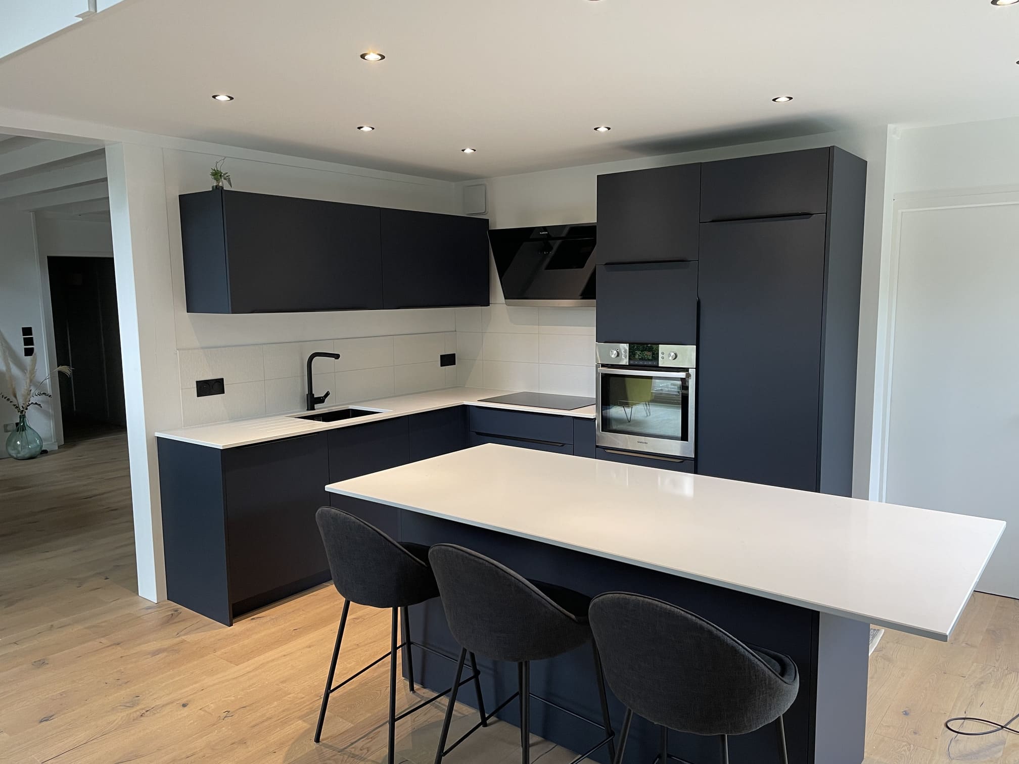 Travaux d'agencement de cuisine dans une construction neuve à Annecy